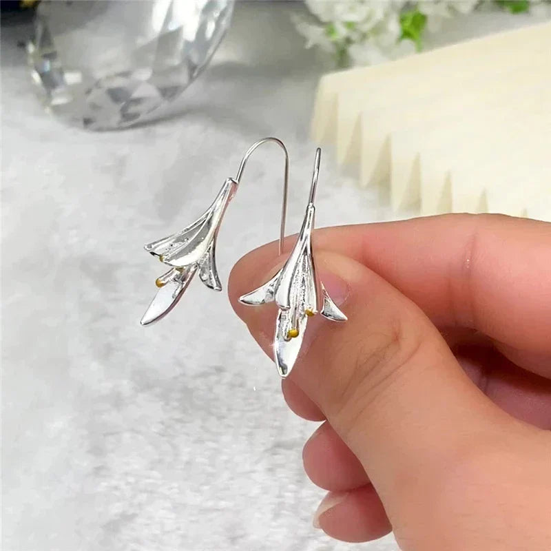 Earrings with Flowers Made of Silver